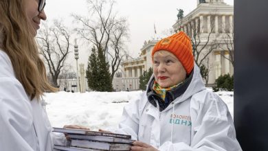 Сергунина: Москвичи могут принести прочитанную литературу в книжные пункты ВДНХ