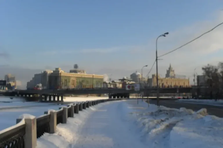 Шерлоку Холмсу и доктору Ватсону